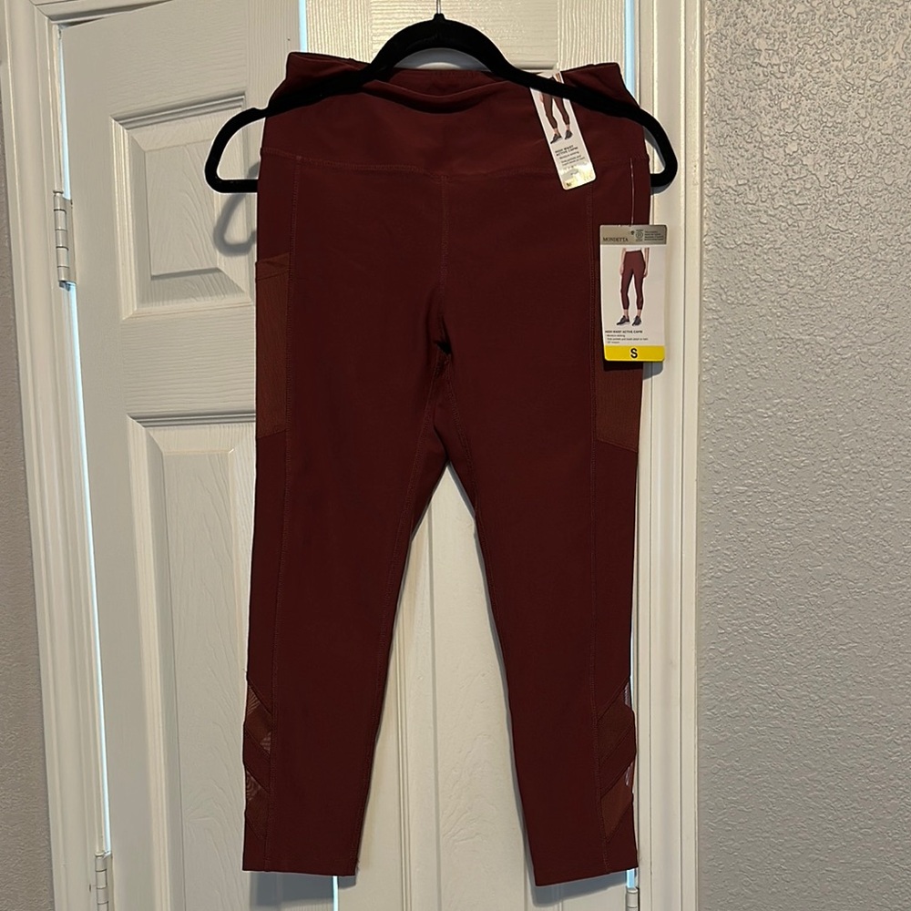 Mondetta Women's Burgundy Leggings